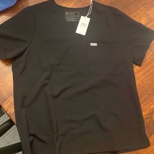 BNWT figs xl women’s scrub top in black